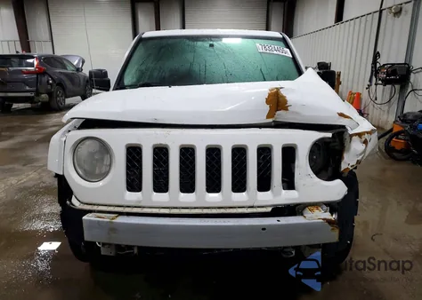 2014 Jeep Patriot Latitude z USA, uszkodzony, nr VIN 1C4NJRFB3ED705049